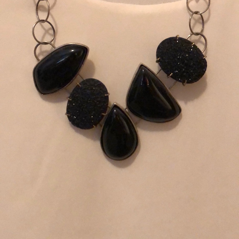 🍀LUCKY brand pretty black stone silver necklace.